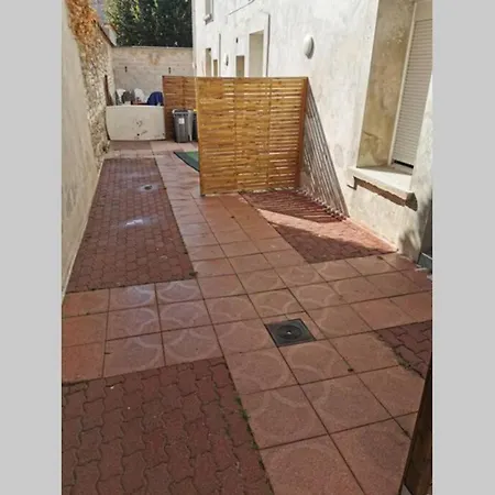 Comme Une Maison Rue Courcelles * ריימס